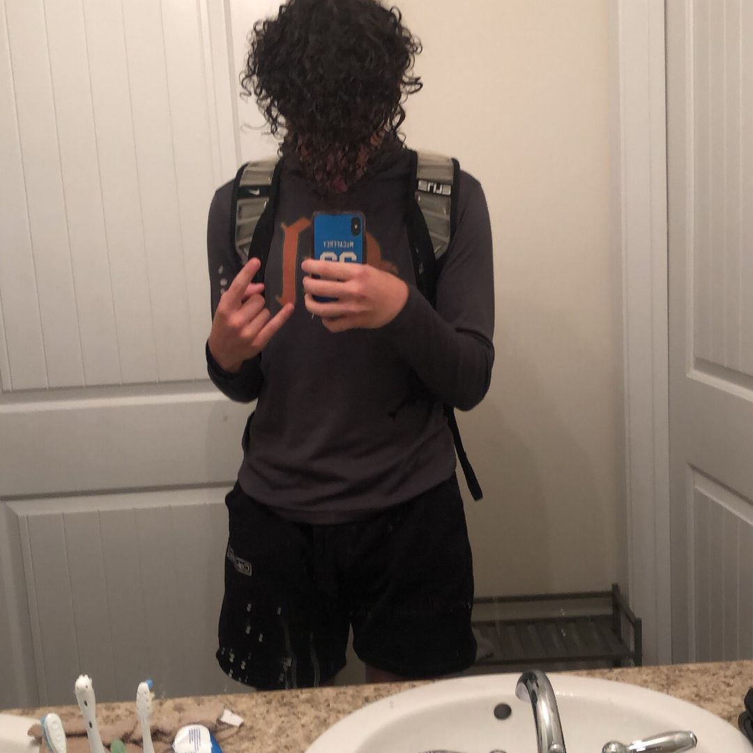 logan🧑🏽‍🦯