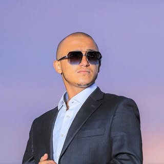 Amr Abdulraqeb | الاصلع