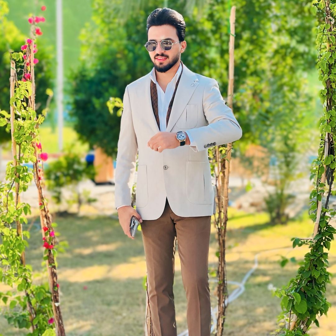 عمار مخلص