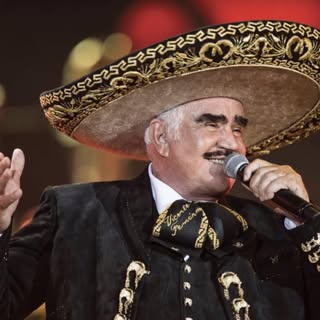 Vicente Fernández ®