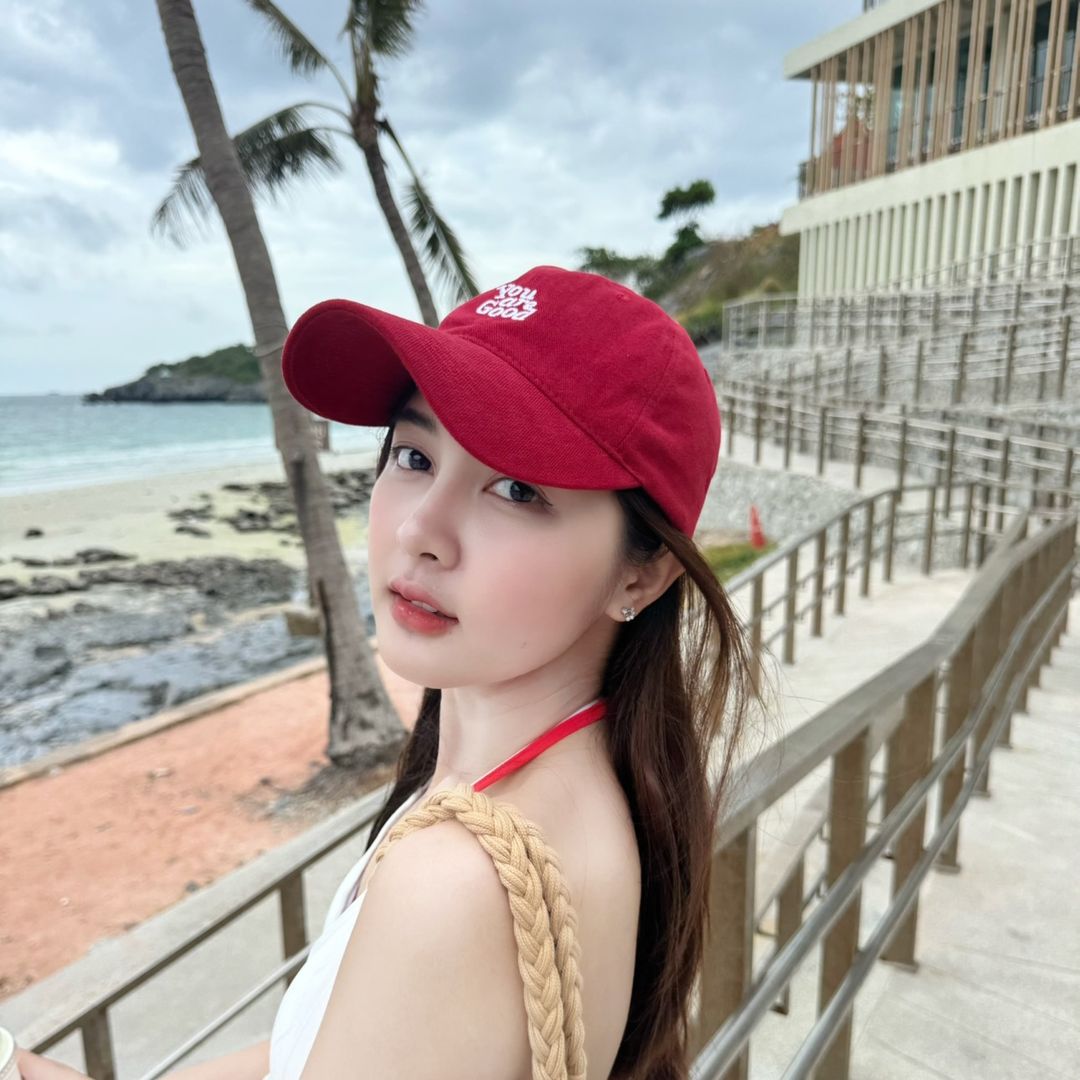 แอ๋มแก้มป่อง