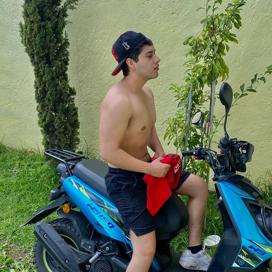AARON ⚜️