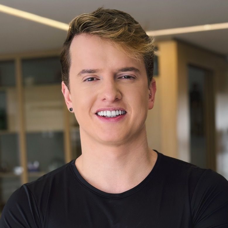Aaron Tura