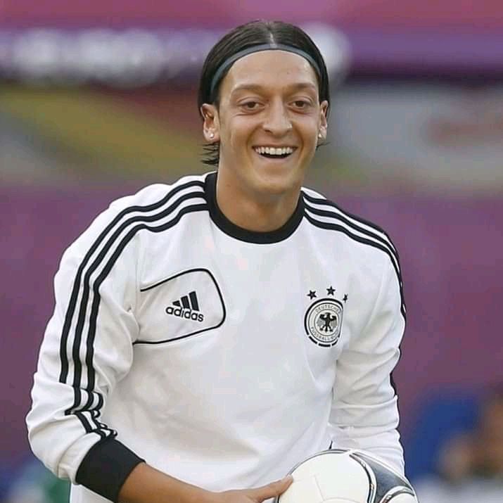 Ahma Özil 10