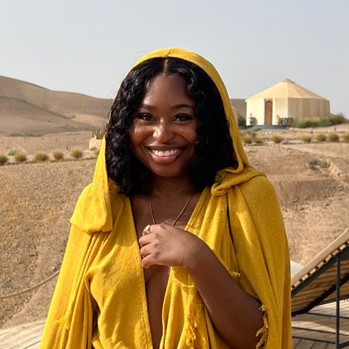 tobi | travel+fashion creator