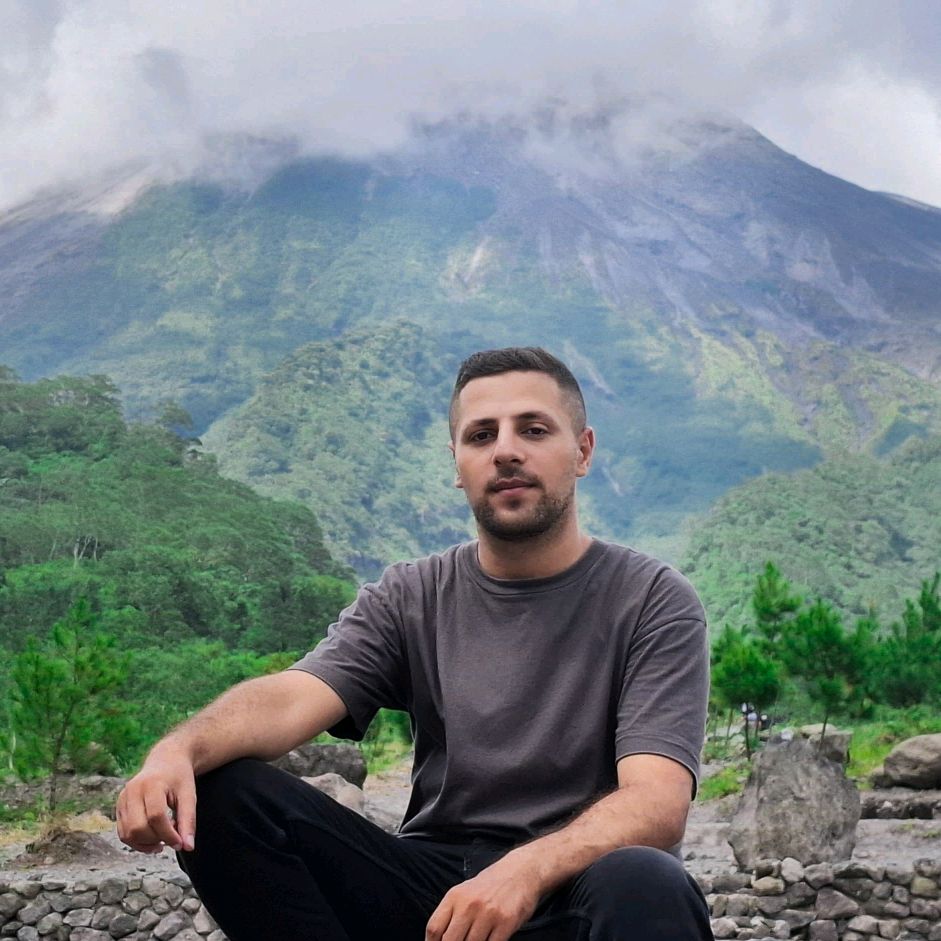 Alaa Alshaer علاء الشاعر