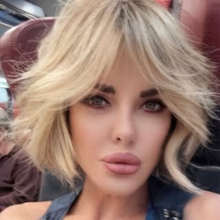 Alba  Parietti Officialpage