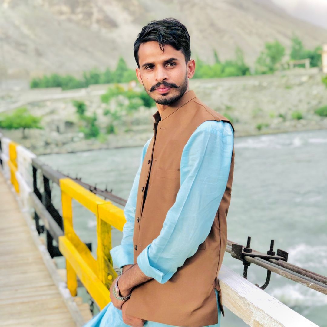 R A Z A💫 (ٻــرڙو)