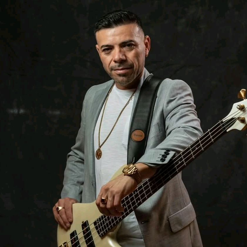 Alejandro Veliz fans