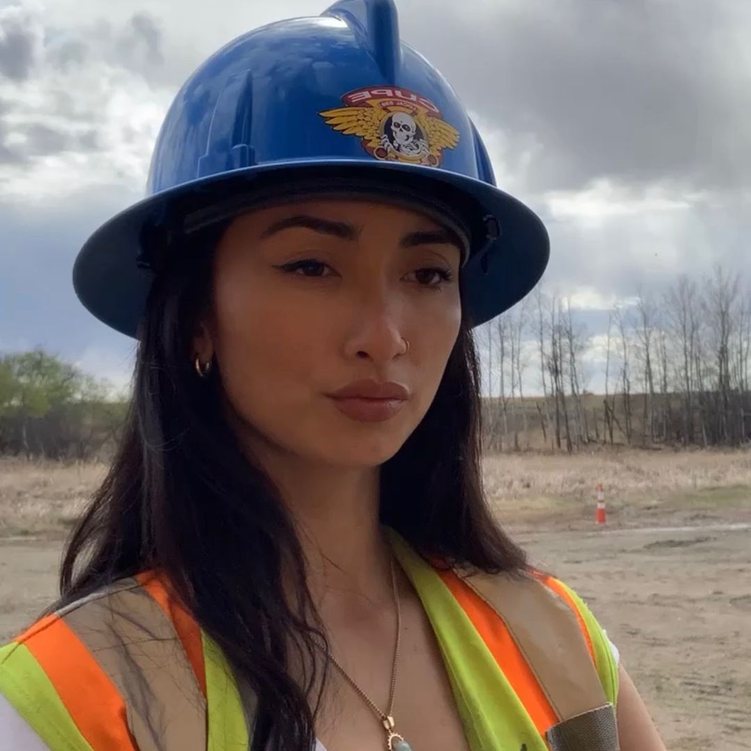 Amanda | Grader Girl