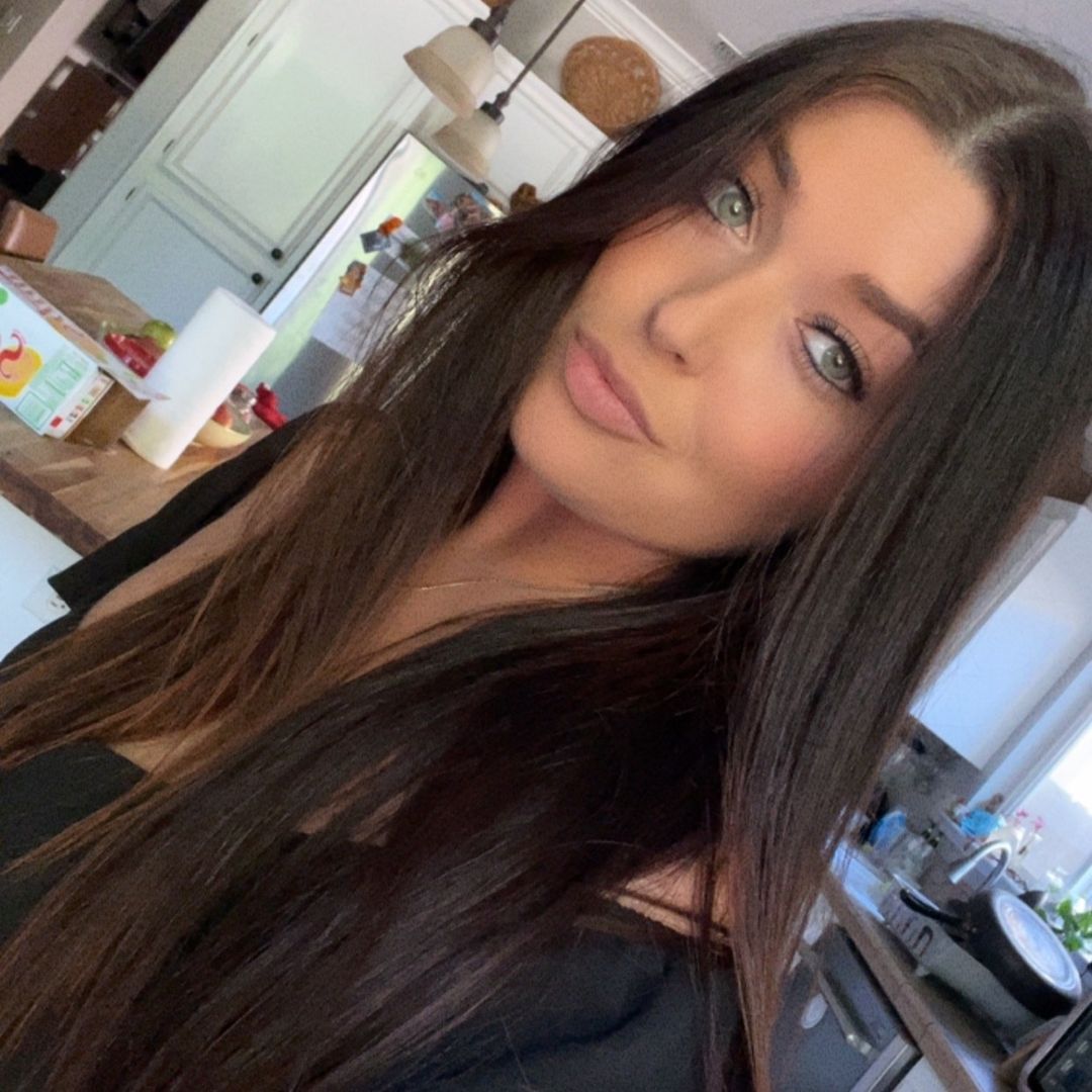 𝒜𝓂𝒷ℯ𝓇 ℛℴ𝓈ℯ