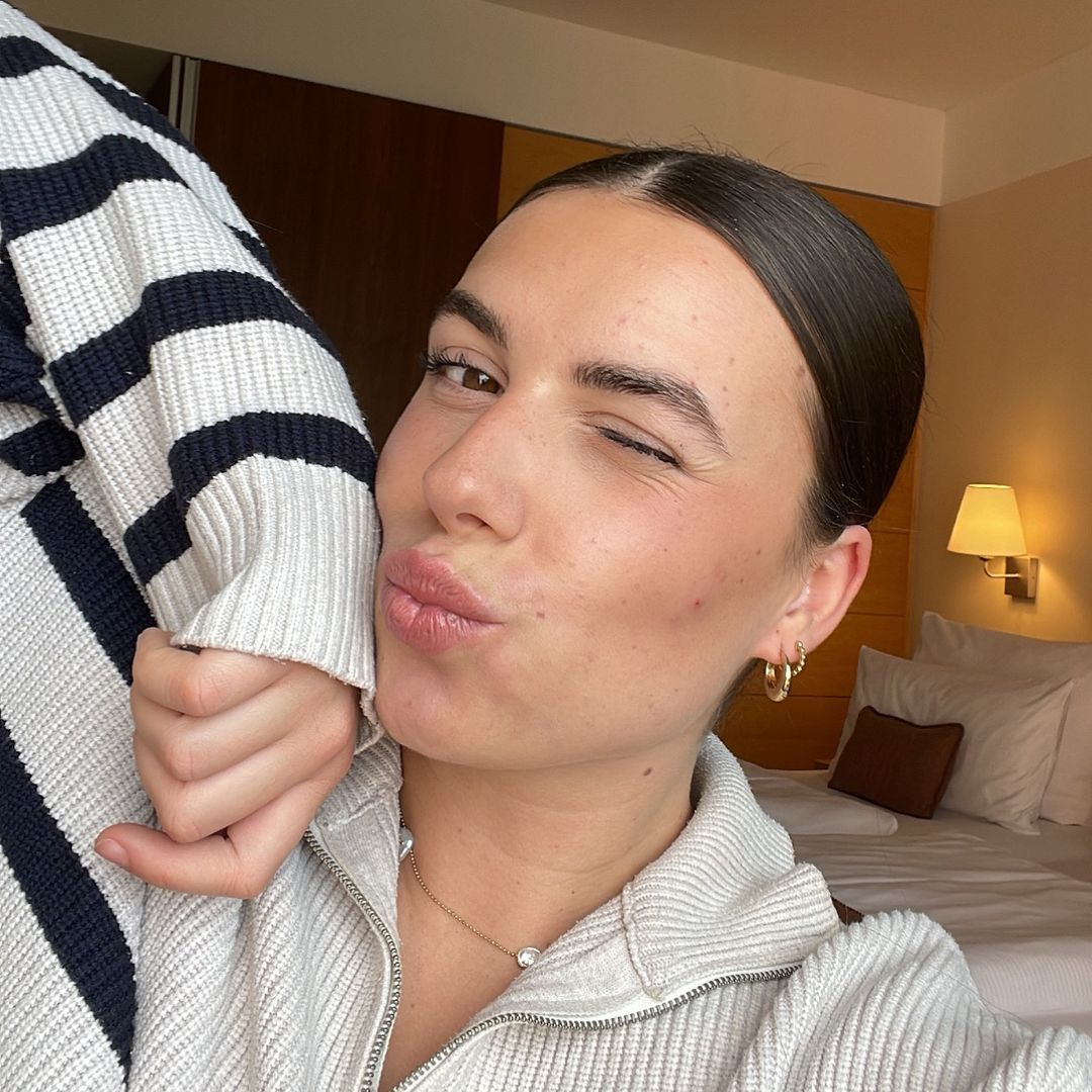 Amelie 🦋 Flugbegleiterin