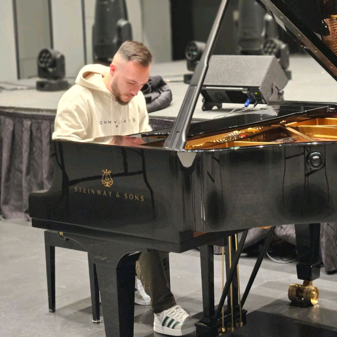 Andrei Piano
