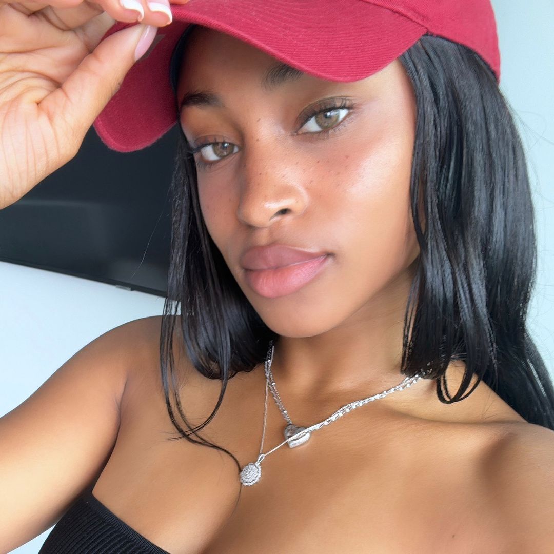 aniya.reviews
