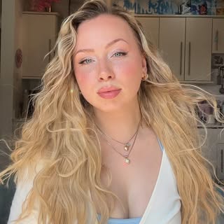 Anouska Scarlet Anastasia