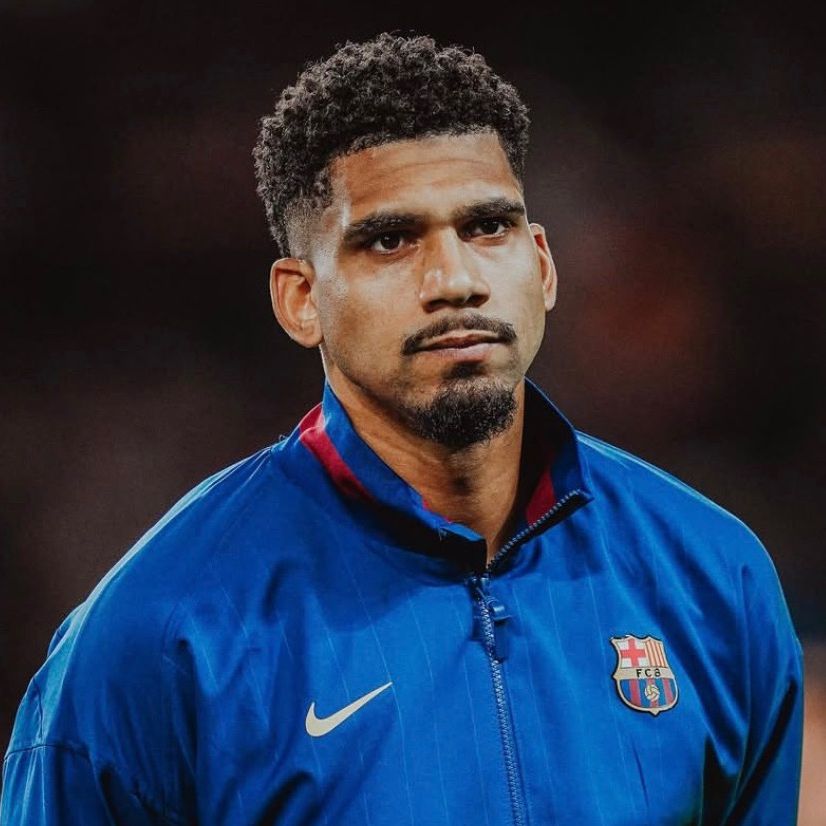 Araujo_4_Blaugrana.3