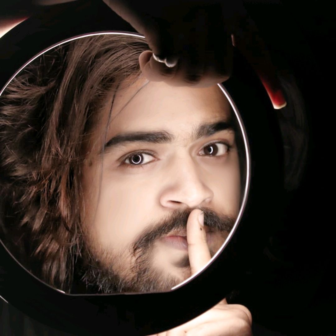 Arnav Roy💣💣💣