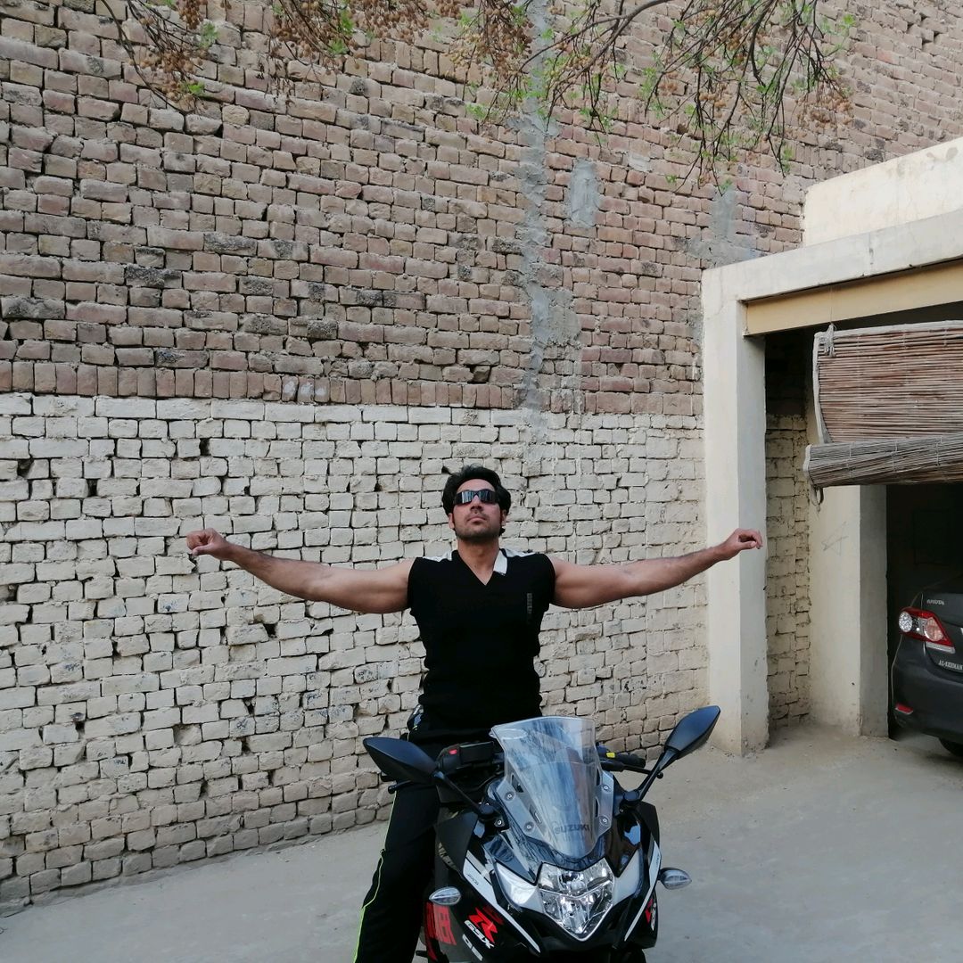 Asif Ali builder