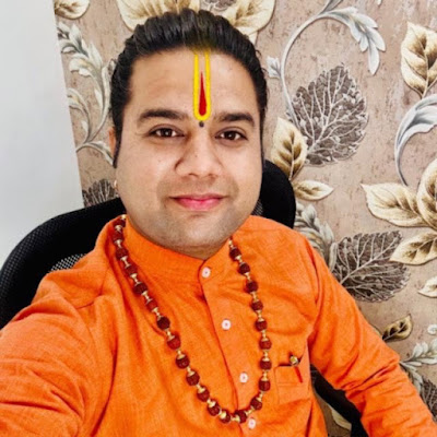 Astrologer Mohit Shastri