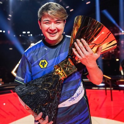 EG C0M