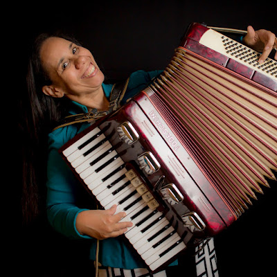 Cantora Sofia Cardoso Oficial
