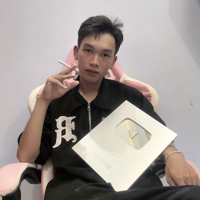 Chung Black Gamer