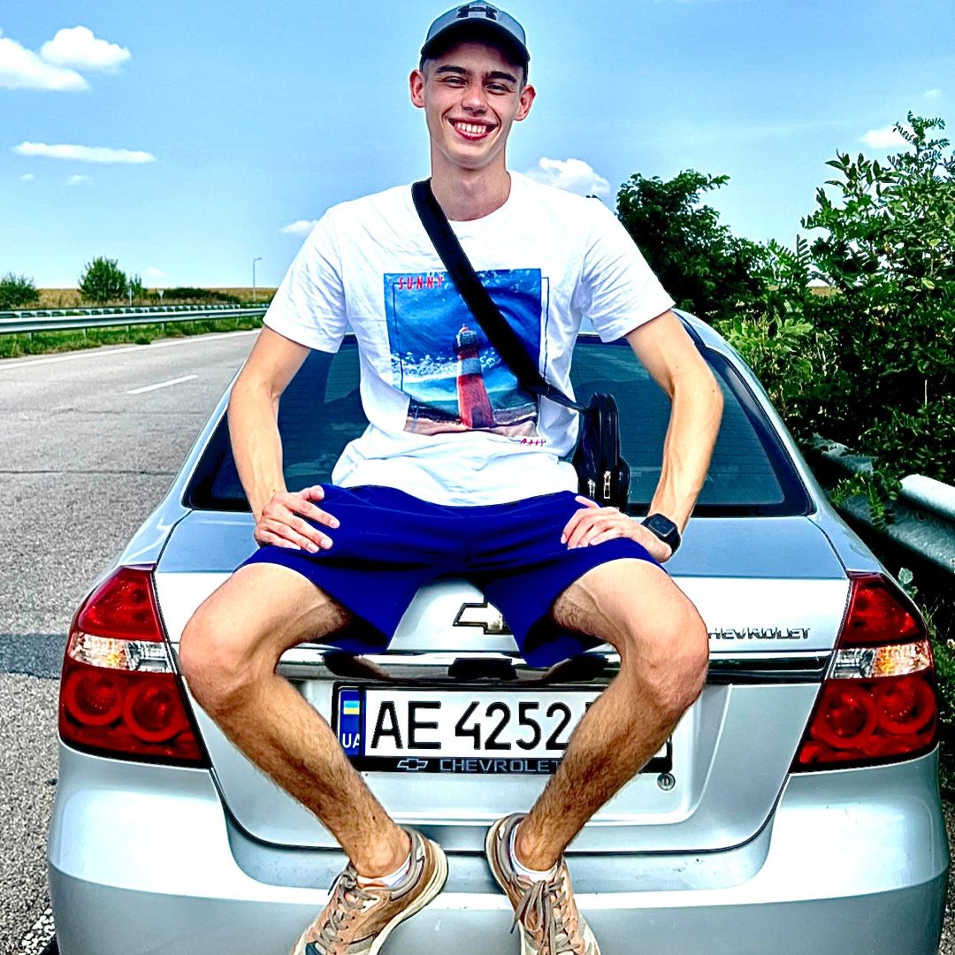 ВЕСЕЛИЙ