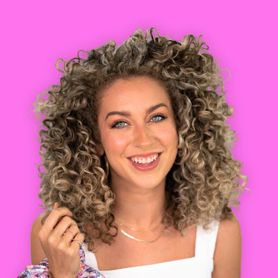 Frizzandfrillzz (Chloe Renee)