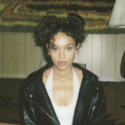 Izzy Bizu