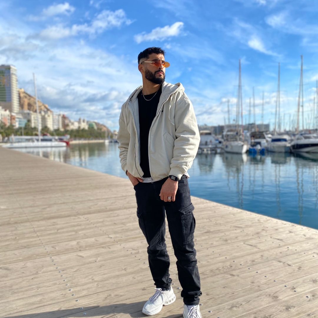 lyesmahrez1🇩🇿🇪🇸