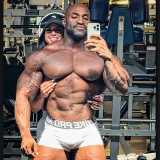 Mr & Mrs Dea 🇬🇭🇬🇾🏴󠁧󠁢󠁥󠁮󠁧󠁿