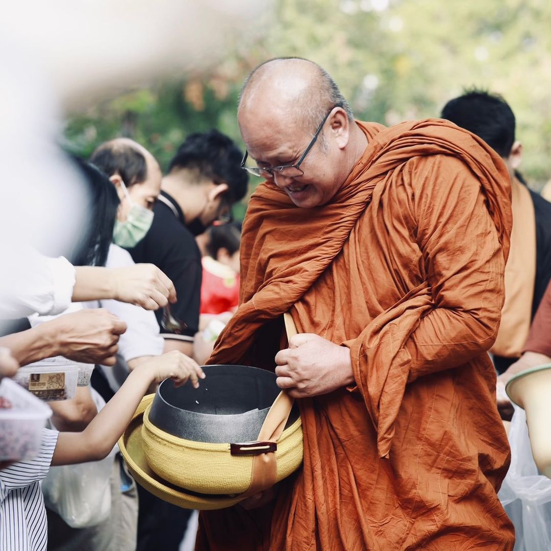 หลวงตาสิ้นคิด