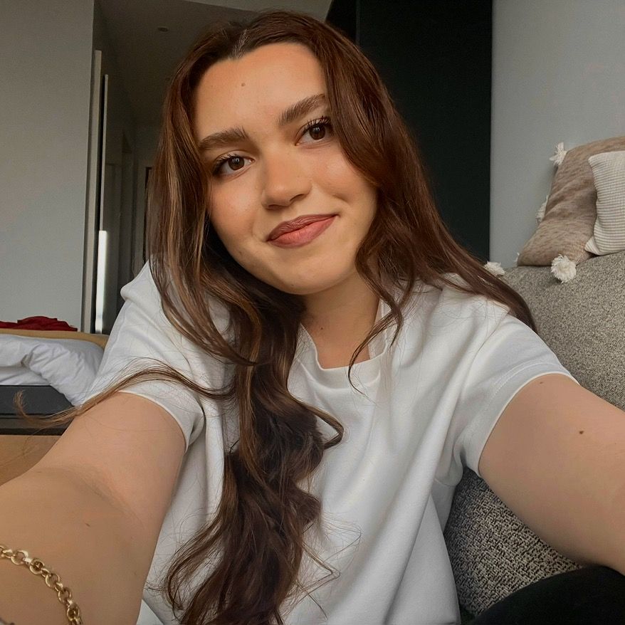 Ayşe(naz) <3