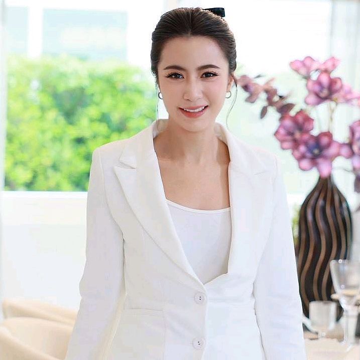 Fern Suchada ผู้ประกาศข่าว