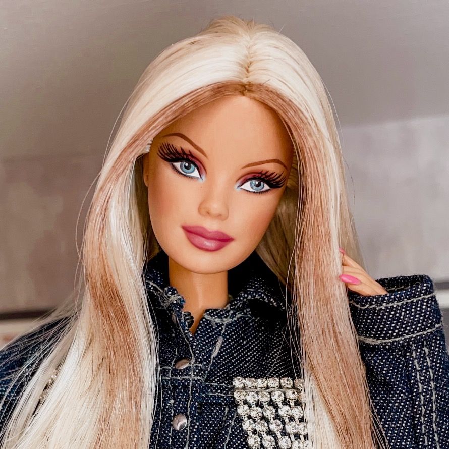 Barbie Platinada