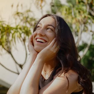 Becca Bastos