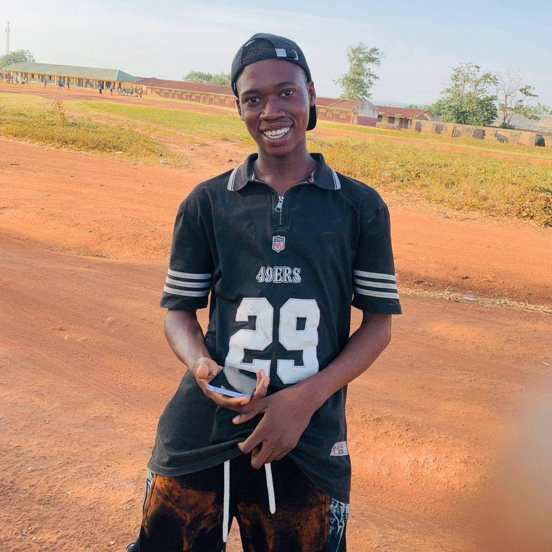 Big hola_isFunny🌚⭐️