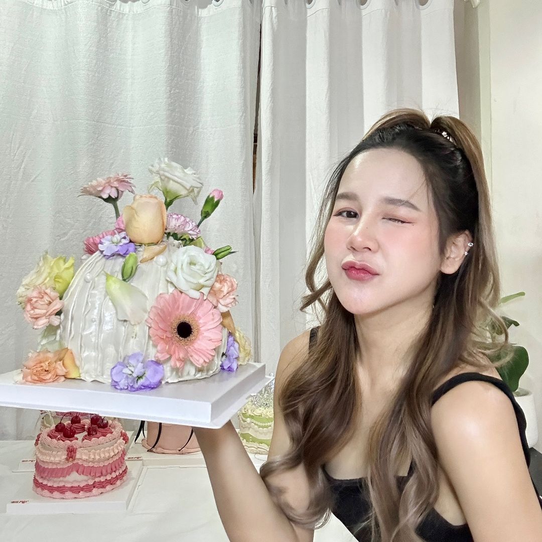 หน้าอย่างเปรี้ยวแต่มานั่งทำขนม
