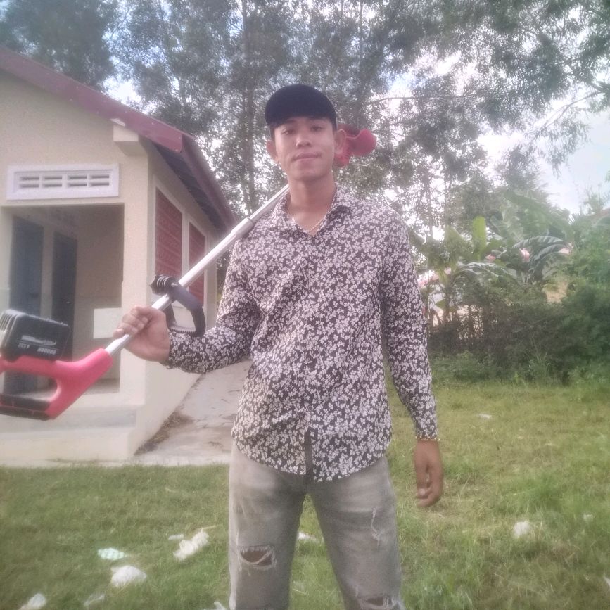 🇰🇭ណេ-Ne🇰🇭(ប្រុសមុខមុន)
