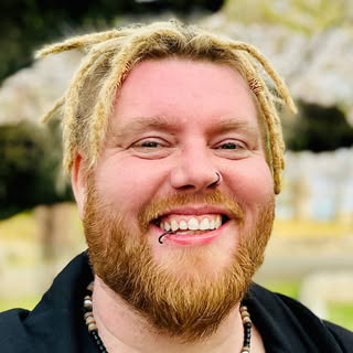 Dan @ BritSpeak || British English Teacher