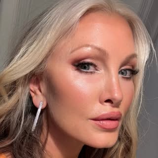 Caprice Bourret Official