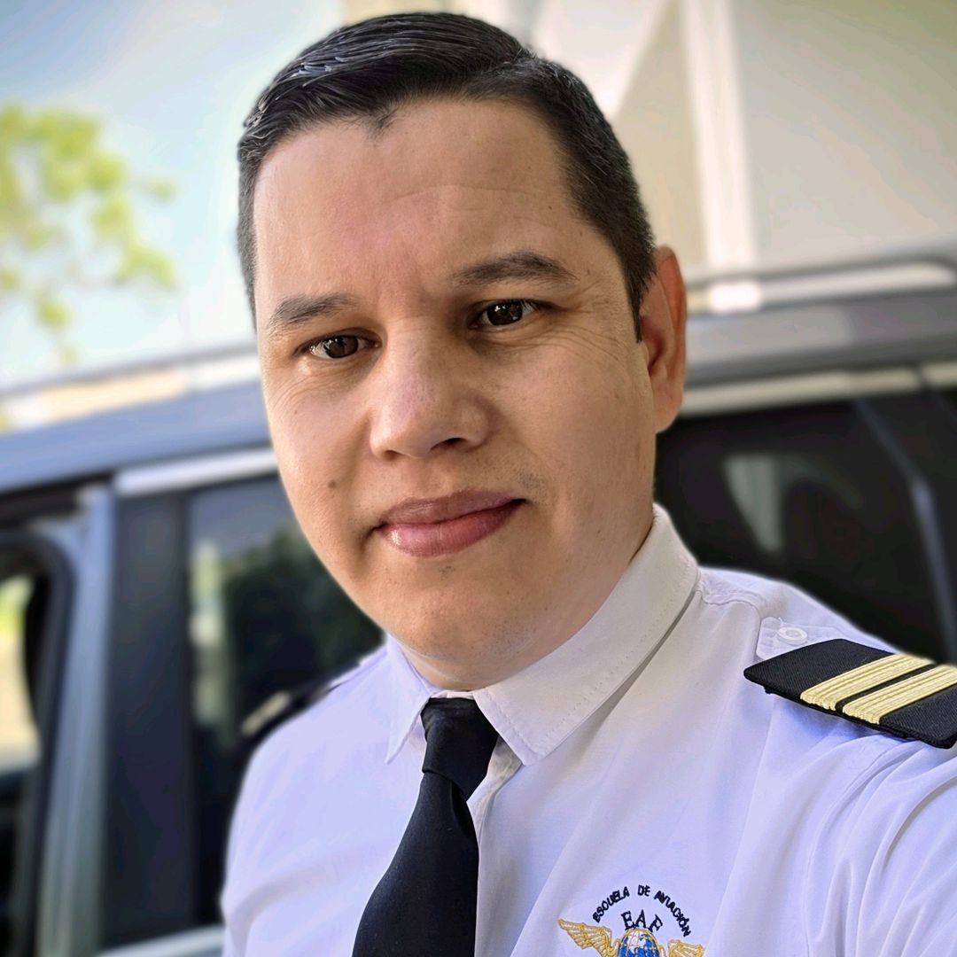 CapTonyOchoa✈️👨‍✈️