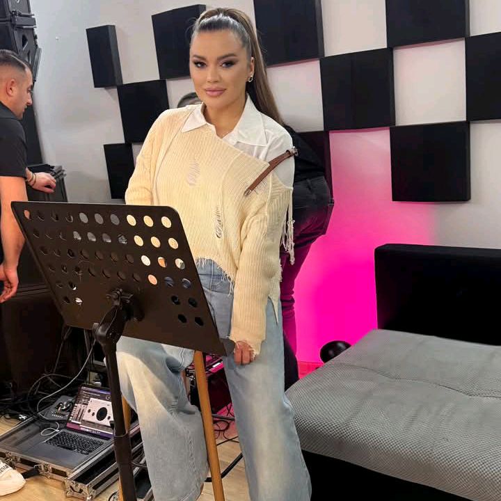 Carmendelasalciua_myqueen_fana
