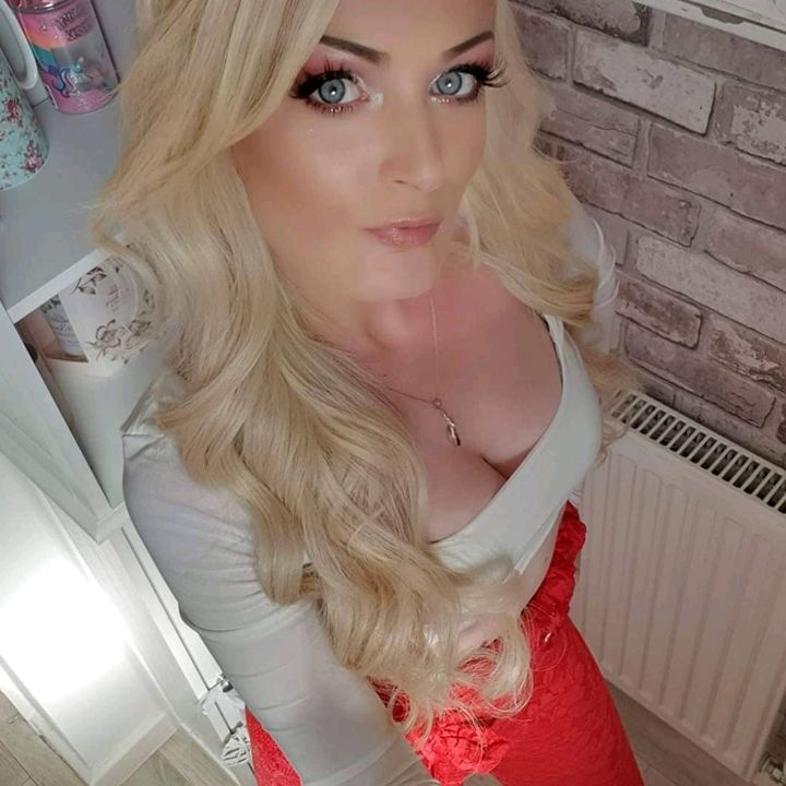 Claire Wood Nail Artist 🎨💅💕