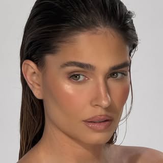 Coral Simanovich Roberto