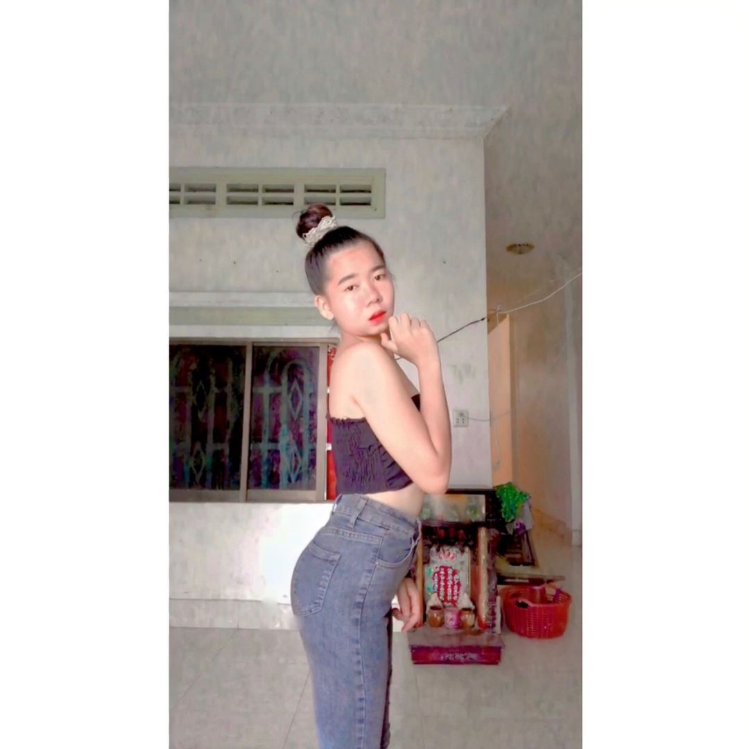 Mā__Dā🦋🐛(ស្ពឺផ្ទះខ្ញំ)