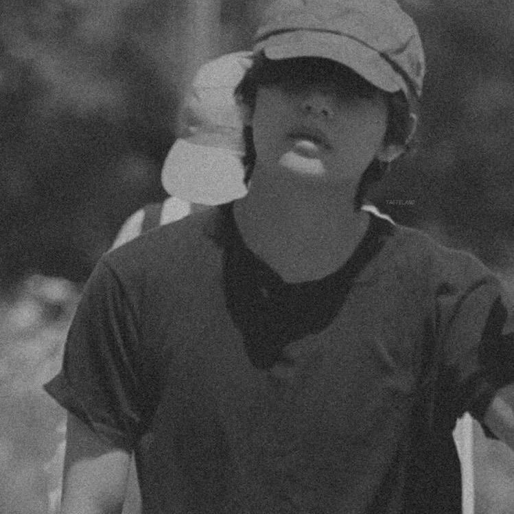 BTS TUS PATRONES 💜