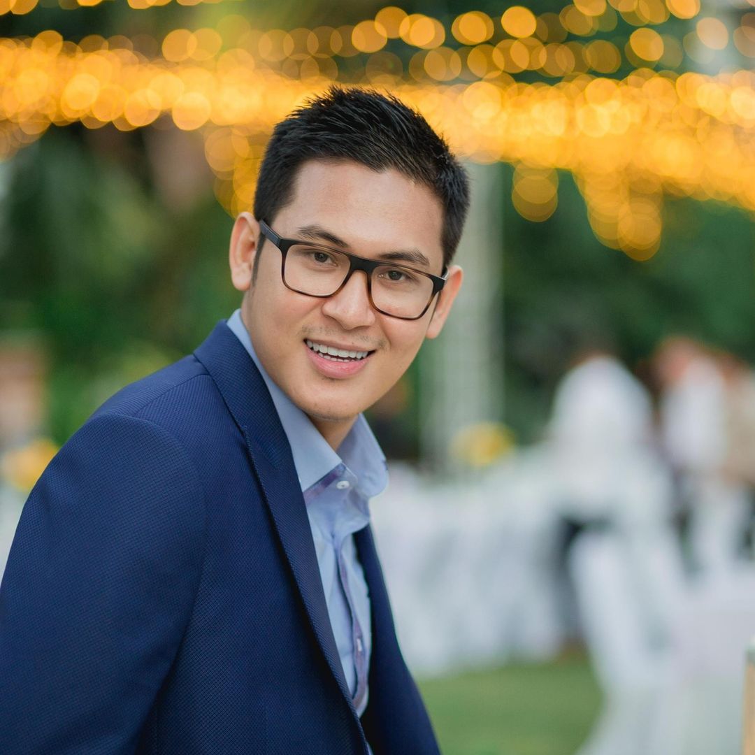 Dee Dee Burmese Diaries