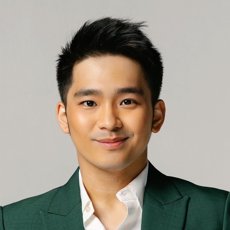 Dee Gee Razon - IG @Dgrazon