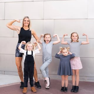 Andrea -Mom Fitness: Nutrition- Hormones-Diastasis